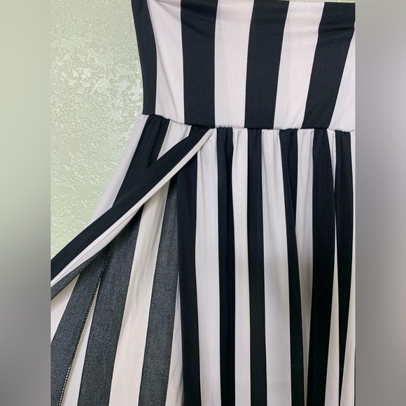 Best Cody Black and White Stripped Stretchy Maxi Skirt W/ Slits Size Medium - Picture 6 of 9